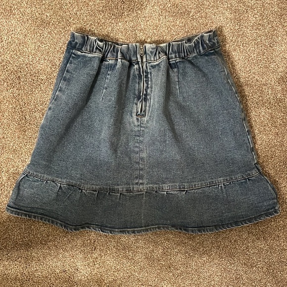 NWT Ruffle Denim Skirt. Sz Small - Picture 2 of 4